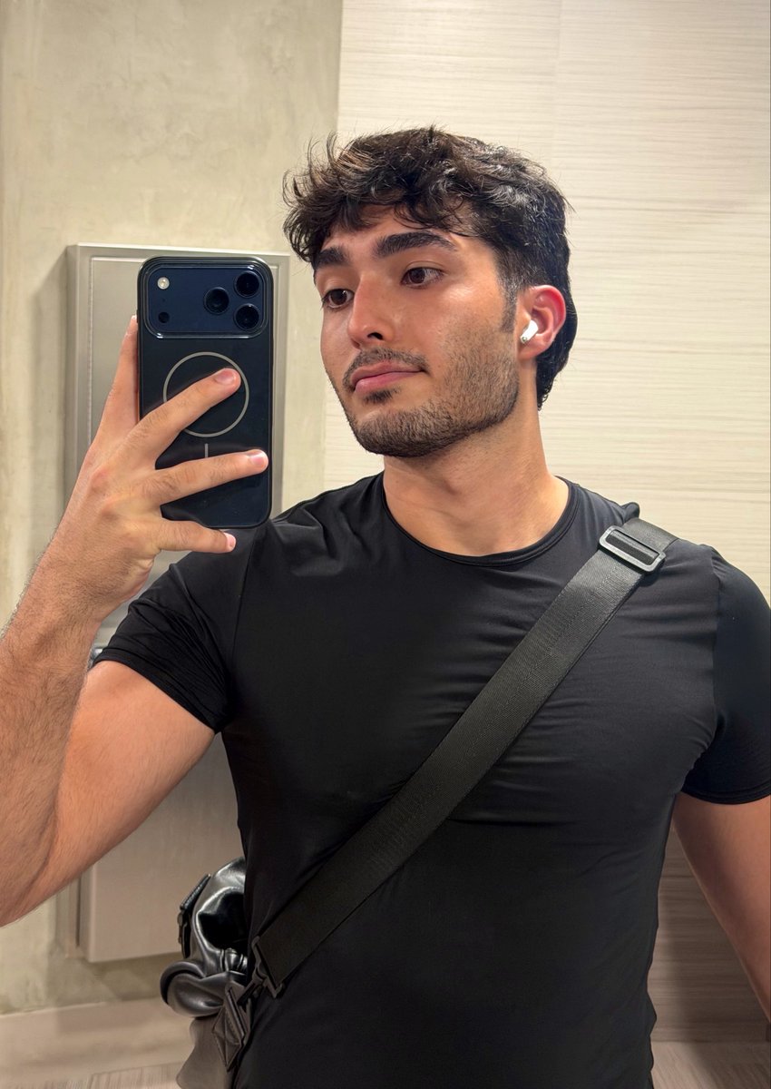 Daviddacamara23's tweet photo. Se entrenó

#gym #caracas #men #fit #gay https://t.co/4LCZWMMFBU