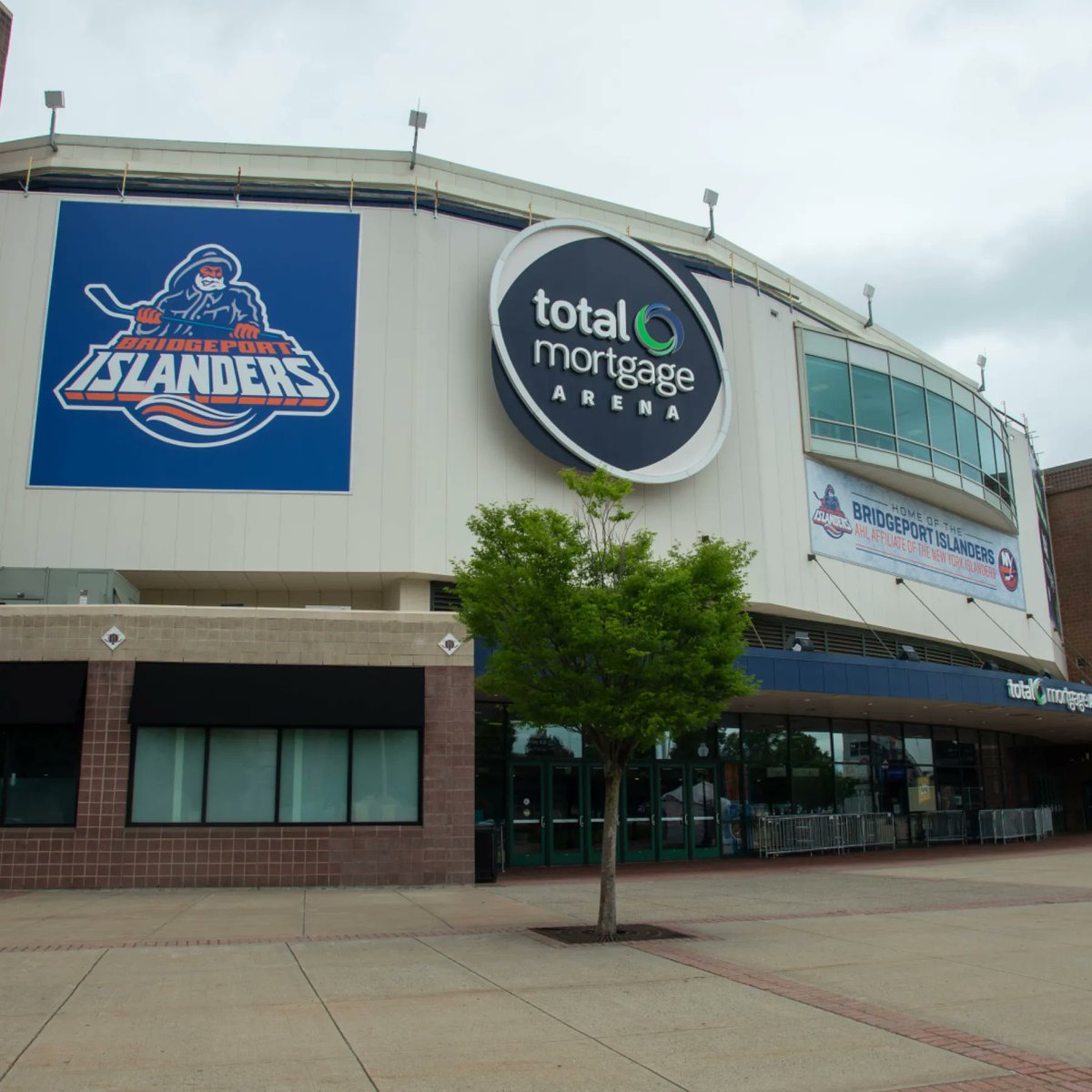 NYIFANCENTRAL's tweet photo. #NYC #NYI #isles AHL schedule released today. Not so fast Bridgeport. Fisherman thinking. https://t.co/bdttOyiWRp