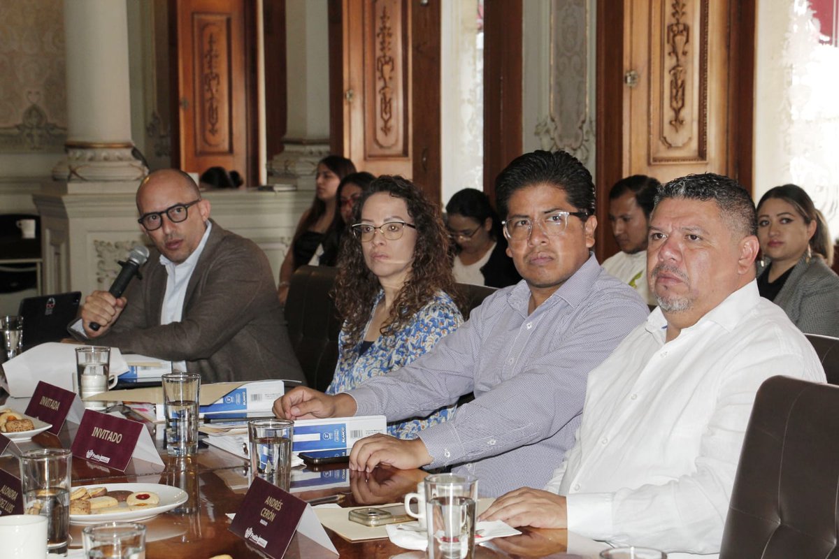 RegidoresPue's tweet photo. Como parte de los compromisos de rendición de cuentas del @PueblaAyto que encabeza @pepechedrauimx, la Comisión de Patrimonio y Hacienda Pública Municipal, a cargo de @AyalaPako, aprobó estados financieros de junio y solicitudes de jubilación. https://t.co/Q01b2jELEY