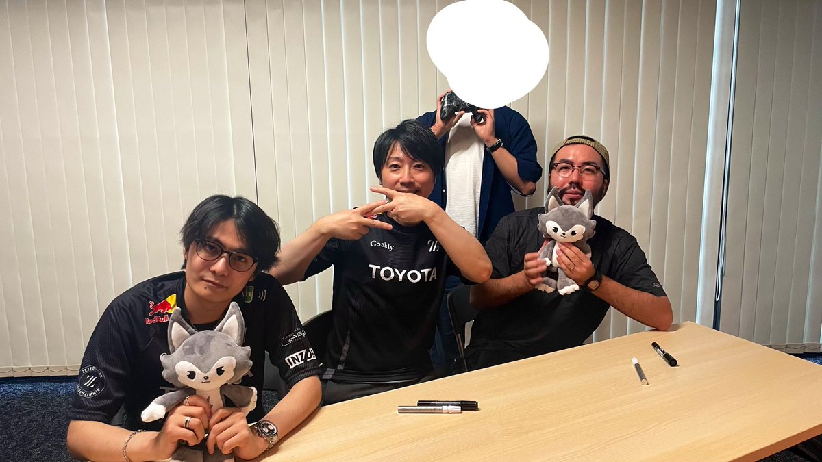 KIUI0929's tweet photo. まさかのグリーティングとサインまで！

世界に一つだけのvoid genesis！！

本当に嬉しい！！
#ZETADIVISION
#すでたき
#鈴木ノリアキ
#シンイチロォ https://t.co/dHnQgMWRQv