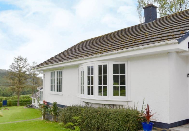 TheHolidayCots's tweet photo. Bungalow 6 offers superb self-catering accommodation in the beautiful village of Pennal, Wales. Designed with comfort in mind, the property provides everything guests need for a relaxing & enjoyable stay. ๐ฟ
๐๏ธ Sleeps 4
https://t.co/a8FSlKItS3
#Bungalow6 #Pennal #Wales #Holiday https://t.co/nvRuUXFvyC