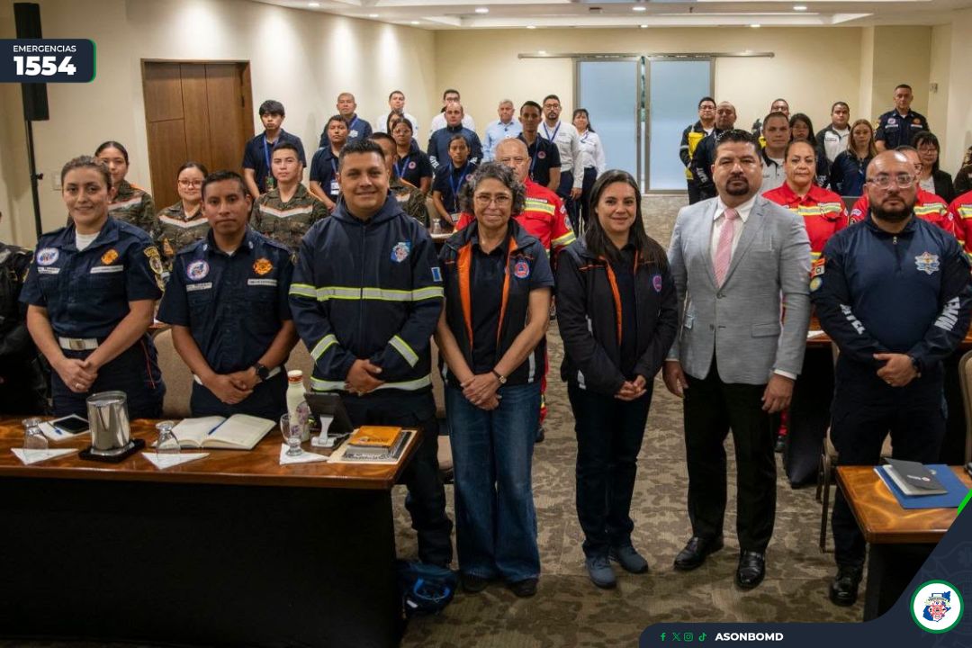 ASONBOMDGT's tweet photo. 🧪🚒 Planifican ejercicio nacional para fortalecer la respuesta ante incidentes con materiales peligrosos.

Representantes del Grupo Especializado GRIMAP de la Asociación Nacional de Bomberos Municipales Departamentales de Guatemala participaron en una reunión interinstitucional organizada por la Secretaría Ejecutiva de la Coordinadora Nacional para la Reducción de Desastres de Guatemala (SE-CONRED), como parte de la planificación del ejercicio del Grupo de Respuesta a Incidentes con Materiales Peligrosos de Guatemala (GRIMAP-GUA).

Esta actividad tiene como objetivo fortalecer las capacidades nacionales para la identificación, evaluación y respuesta ante emergencias relacionadas con materiales peligrosos, mediante la coordinación y el trabajo conjunto entre las instituciones que integran este grupo especializado.

#ASONBOMD #Emergencias1554