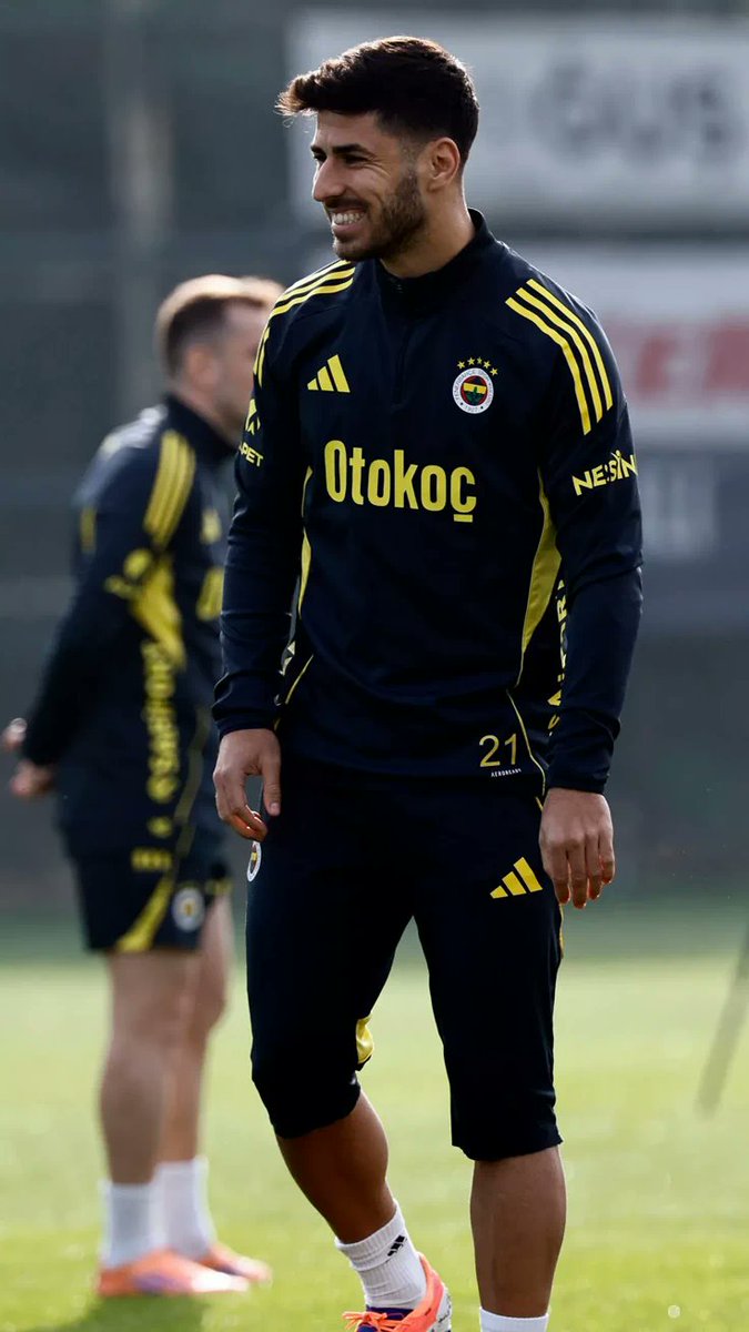 esfb_1's tweet photo. Öyle,Asensio paylaşasım geldi. https://t.co/I2dP5UiwzQ