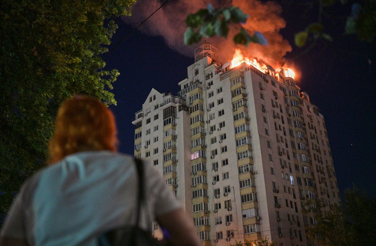 Yo_Dragon_'s tweet photo. https://t.co/zOrdGlAJao 

Russia’s Constant Bombardment of Kyiv

The Ukrainian capital has been struck by thousands of Russian missiles and drones since the start of the invasion in 2022, killing dozens in the past several weeks alone. 

#photo #photooftheday #Fifa https://t.co/PNoHJpDExK
