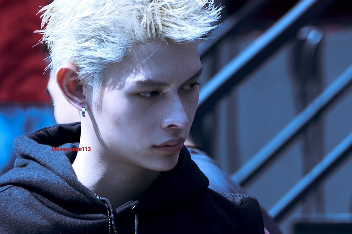 likeyufan's tweet photo. james is so aerion targaryen coded https://t.co/PAoAjSaFTT