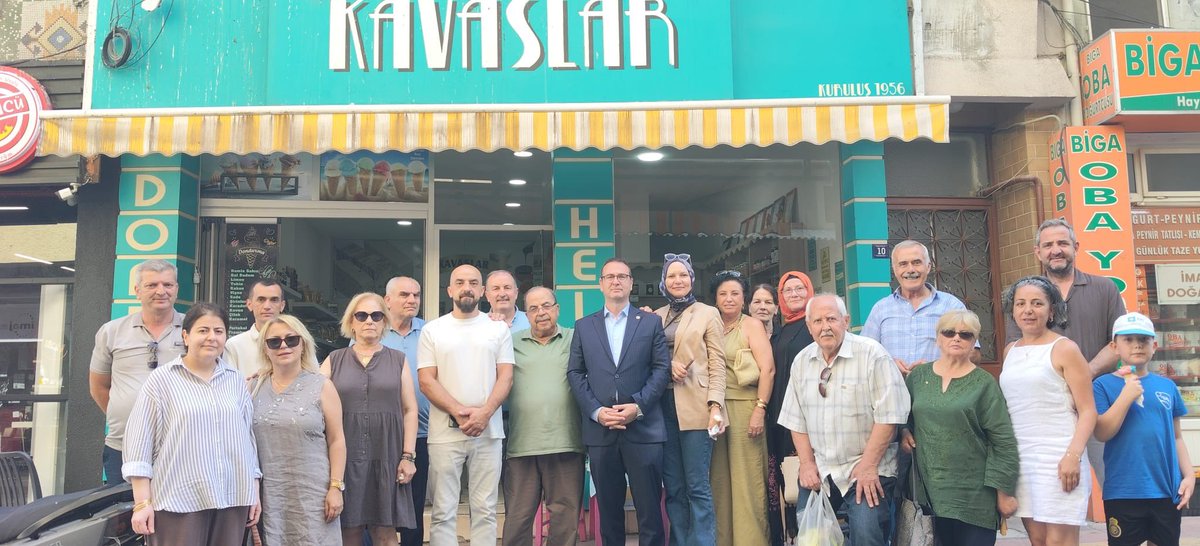 ridvanuz17's tweet photo. #İYİParti teşkilatlarımızla birlikte #Biga esnafımızı ziyaret ederek hayırlı işler dileklerimizi ilettik.

Kepenk açan, siftah bekleyen, maliyetlerle mücadele eden esnafımızın sesine kulak verdik.

Biga’nın çarşısında da pazarı da aynı gerçek var: Üretenin, satanın, alanın yükü ağır.