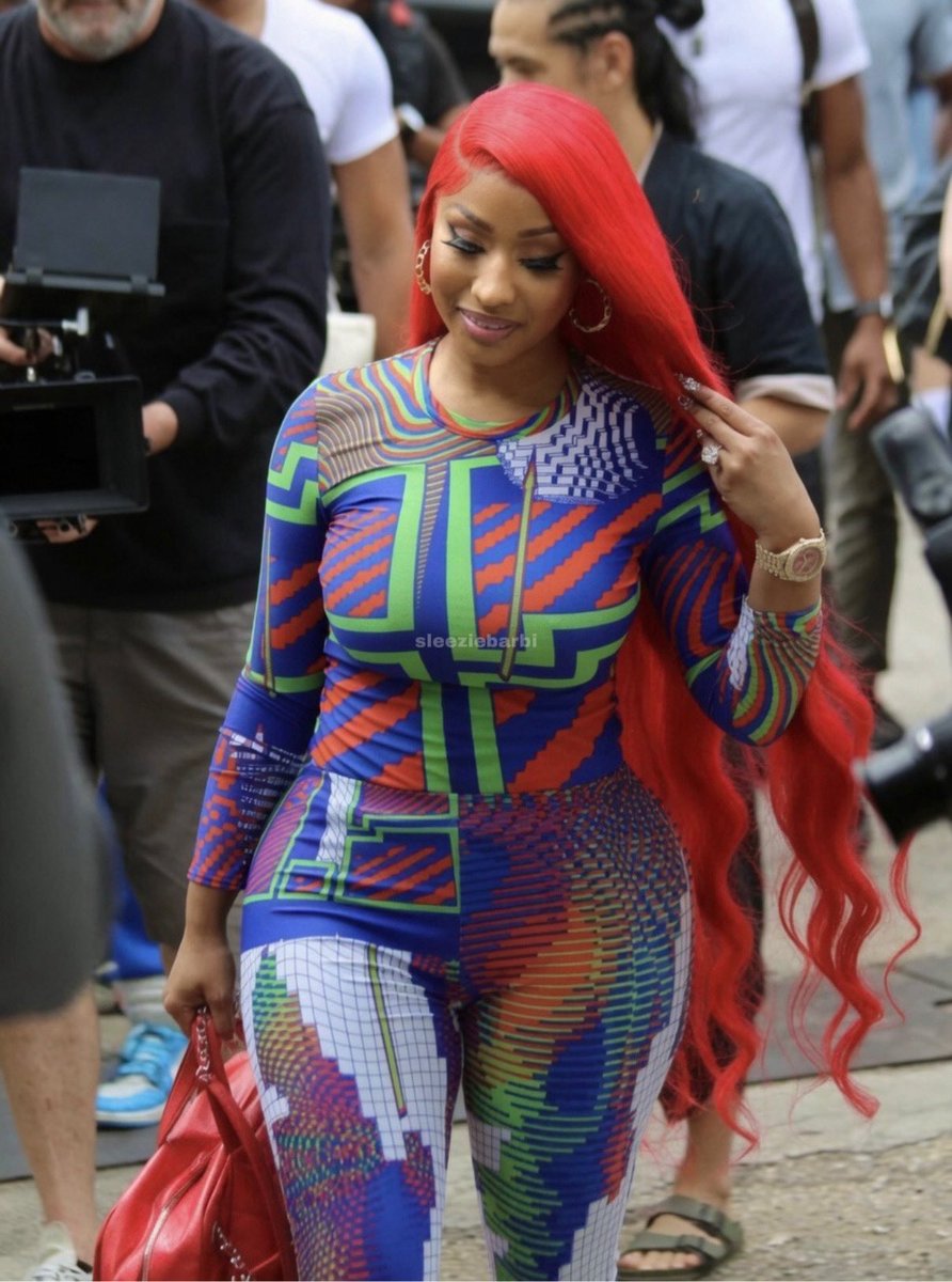 sleeziebarbi's tweet photo. mother looked insanely good here in trinidad. whew 🇹🇹 ⋆‧°𓏲ּ𝄢 https://t.co/Ghvxdyw8T9