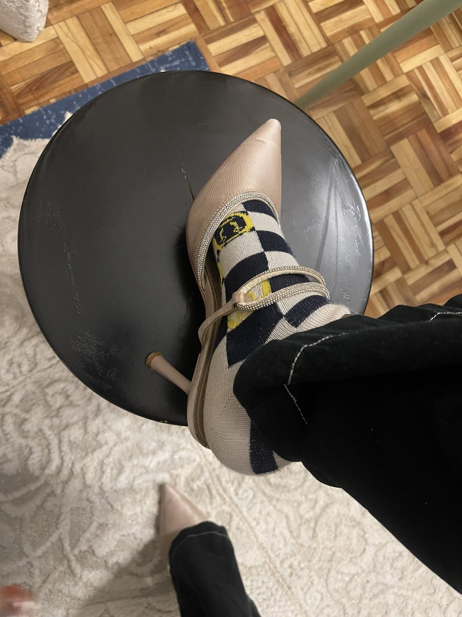 WildgardenerHQ's tweet photo. Imagine beefing with me and I’m walking around the house like this at midnight. 🤣🤣🤣 https://t.co/G9kHhmQWTW