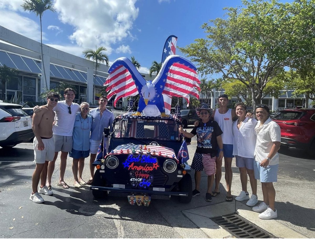 IslanderNews's tweet photo. Picking the parade winners gets tougher every year https://t.co/2m9mn4RdGf #islandernews #keybiscayne #kbcf #july4thparade https://t.co/iQziLNDs0T