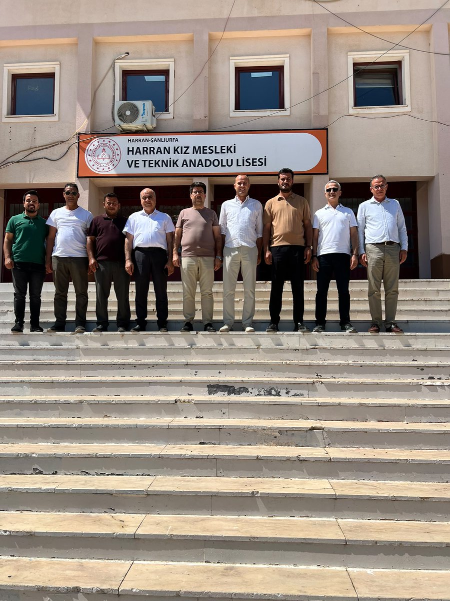 ibrahimcoskun63's tweet photo. Harran İlçe Milli E.Müd.teşkilatımızla beraber ziyaret ederek kıymetli yol arkadaşlarımızla bir araya geldik.
Gücünü üyelerinden alan birlik, dayanışma ve kararlı teşkilat yapısıyla emeğin,hakkın ve adaletin savunucusu olmaya devam eden, İlçe teşkilatımıza gönülden te��ekkürler.. https://t.co/fYhlAqS68G