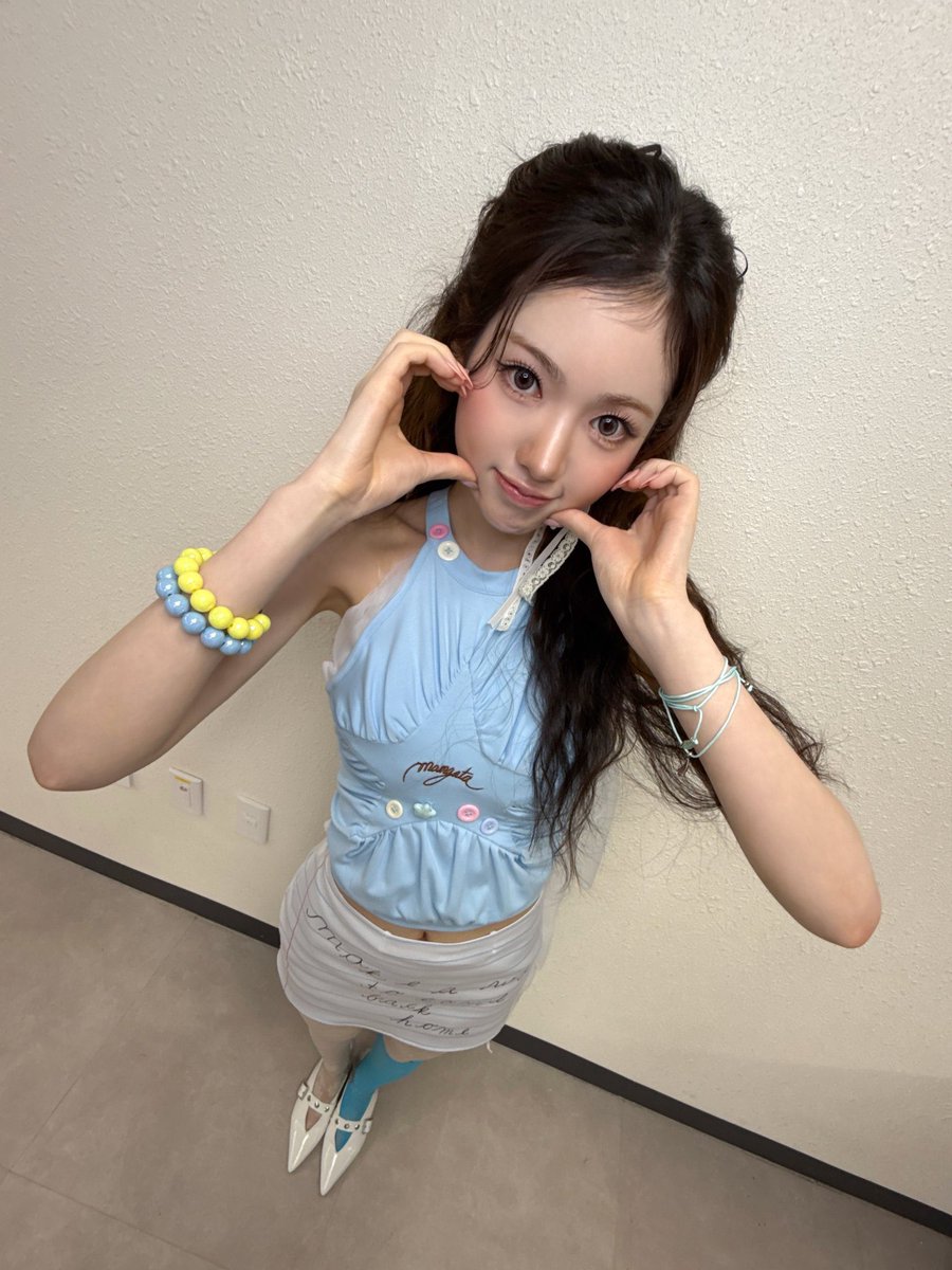 KiiiKiiiFr's tweet photo. — TWITTER . 08.06.2026

⤷ #SUI : Je suis Kkibinyeong  
Pas déprimé, plutôt oung😉  

› 🍓
#수이 #KiiiKiii #키키 #WhoIsKiiiKiii https://t.co/2311SyF8As