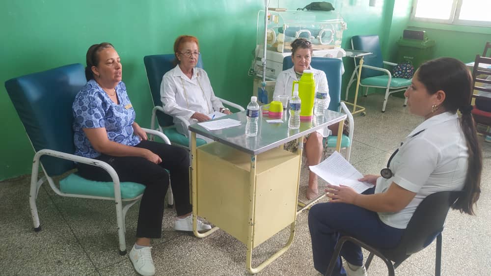 HospitalPs57596's tweet photo. Se realizó con éxito, exámenes estatales de internos en Neonatología del Hospital Provincial Camilo Cienfuegos de #SanctiSpíritusEnMarcha
Ambas alumnas obtuvieron resultados sobresalientes.
#CubaesRevolución
#100AñosConFidel https://t.co/55PwSEPjP0
