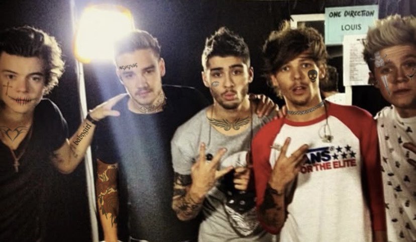 gimecigs's tweet photo. nothing will ever top being a teen and having 1d on repeat https://t.co/dwJKuNo64v