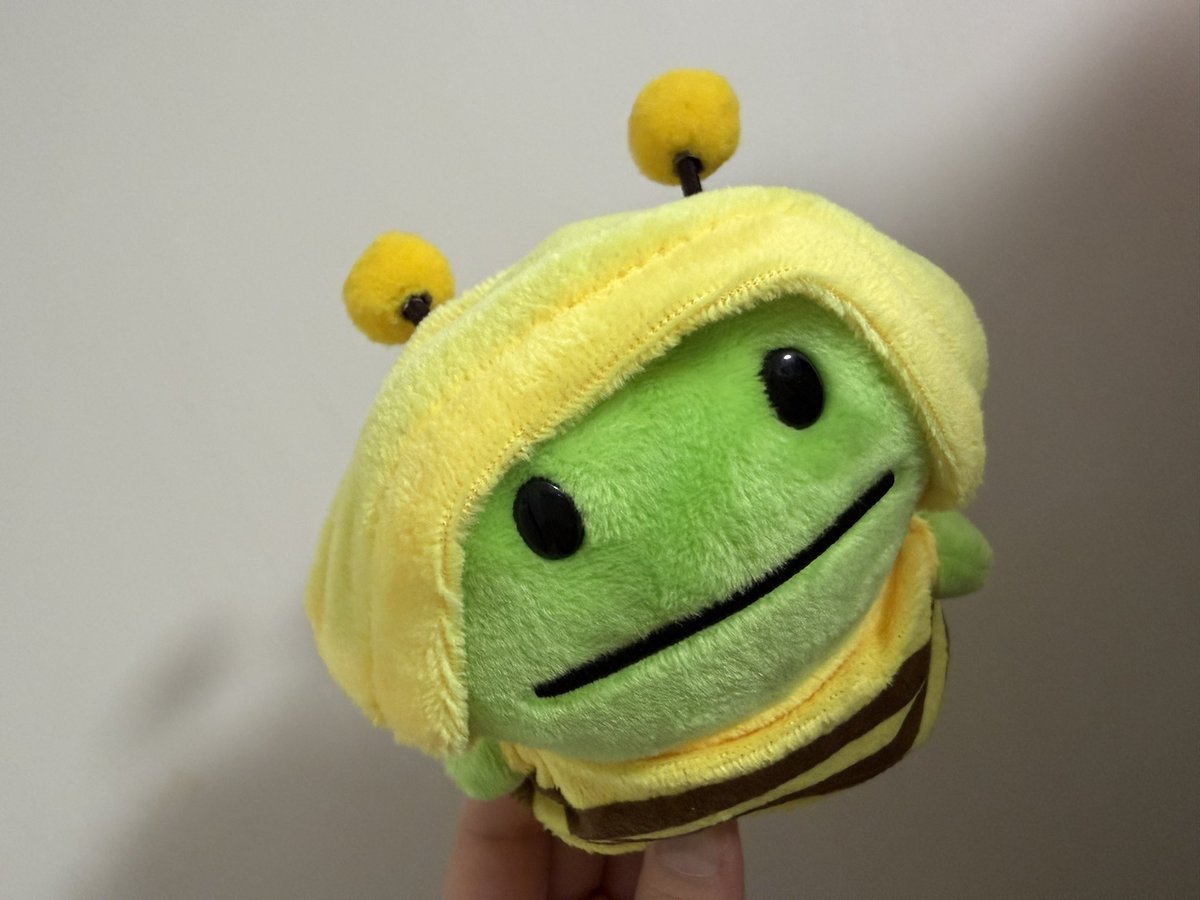 fricthefrog's tweet photo. important reminder: always bee yourself 🐝 ❤️ https://t.co/rYAextZOEp