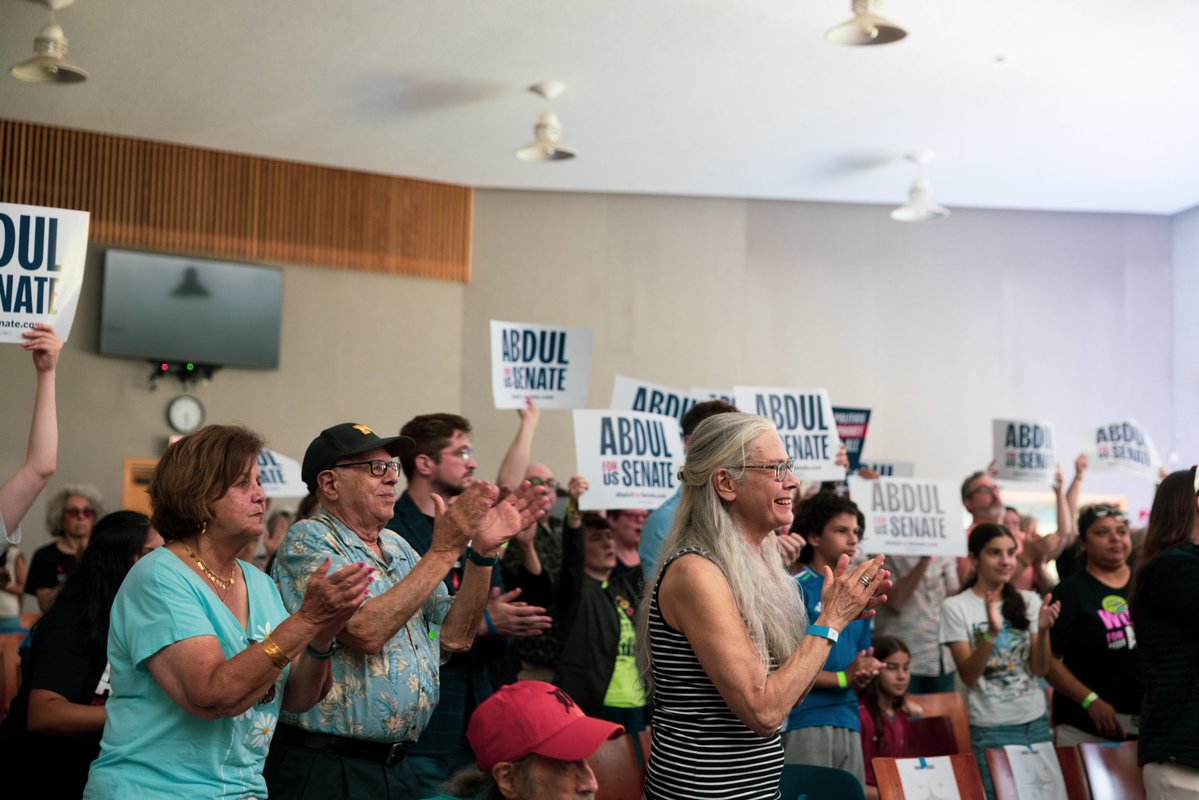 AbdulElSayed's tweet photo. Powerful energy in Ann Arbor for @RoKhanna, Yousef Rabhi, @crheinga, and our movement to get money out of politics, put money in pockets, and pass Medicare for All! https://t.co/5YXdTd5x7A