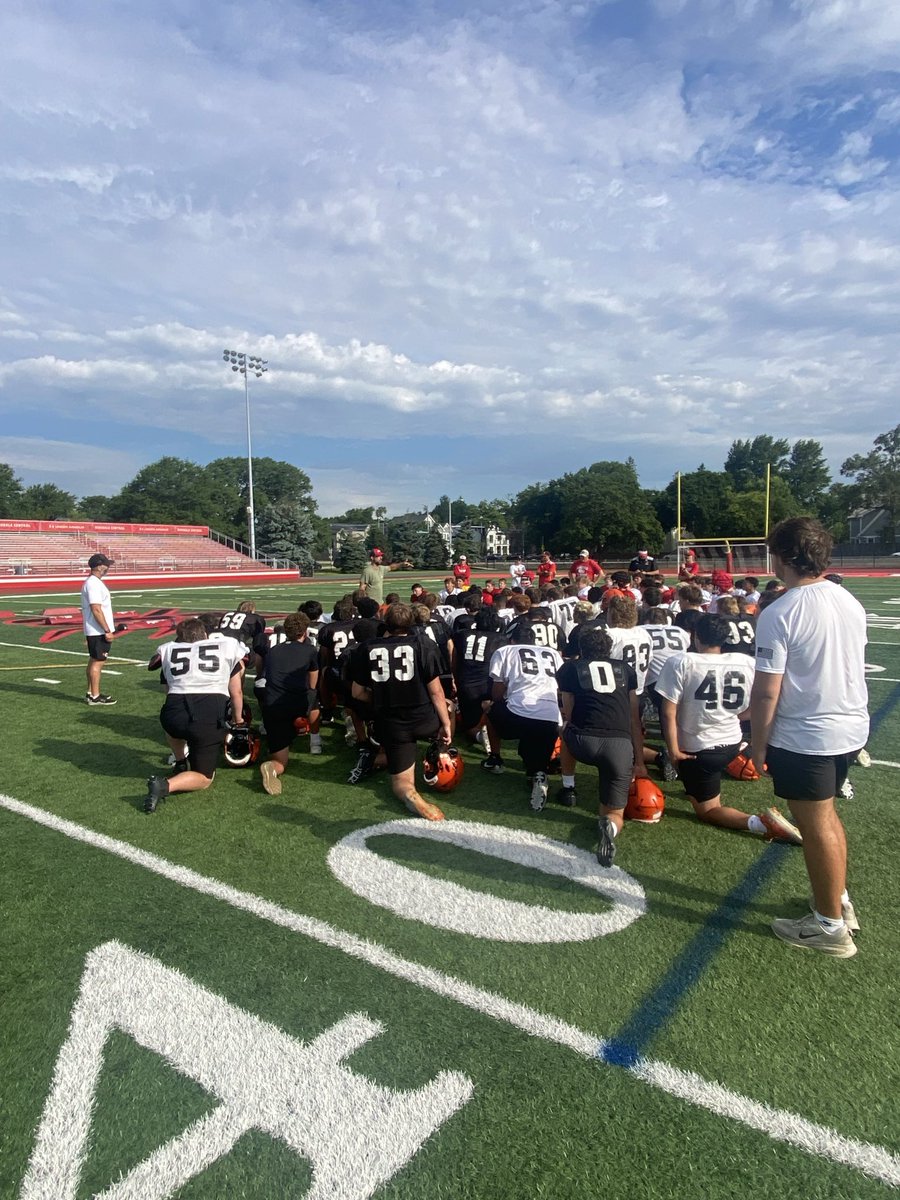 Wheaton-Warrenville South Football tweet media