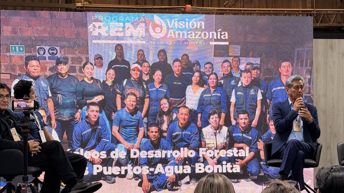 VisionAmazonia's tweet photo. Los Núcleos de Desarrollo Forestal son una intervención integral en el territorio donde el ordenamiento se hace en torno al bosque.  Hoy en #FIMA2026 https://t.co/XrzrfZTEKL