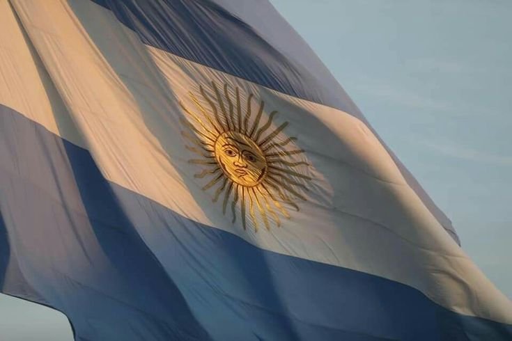 kccprod's tweet photo. cuando la Patria está en peligro todo está permitido, excepto no defenderla https://t.co/KtouzgJ7ab