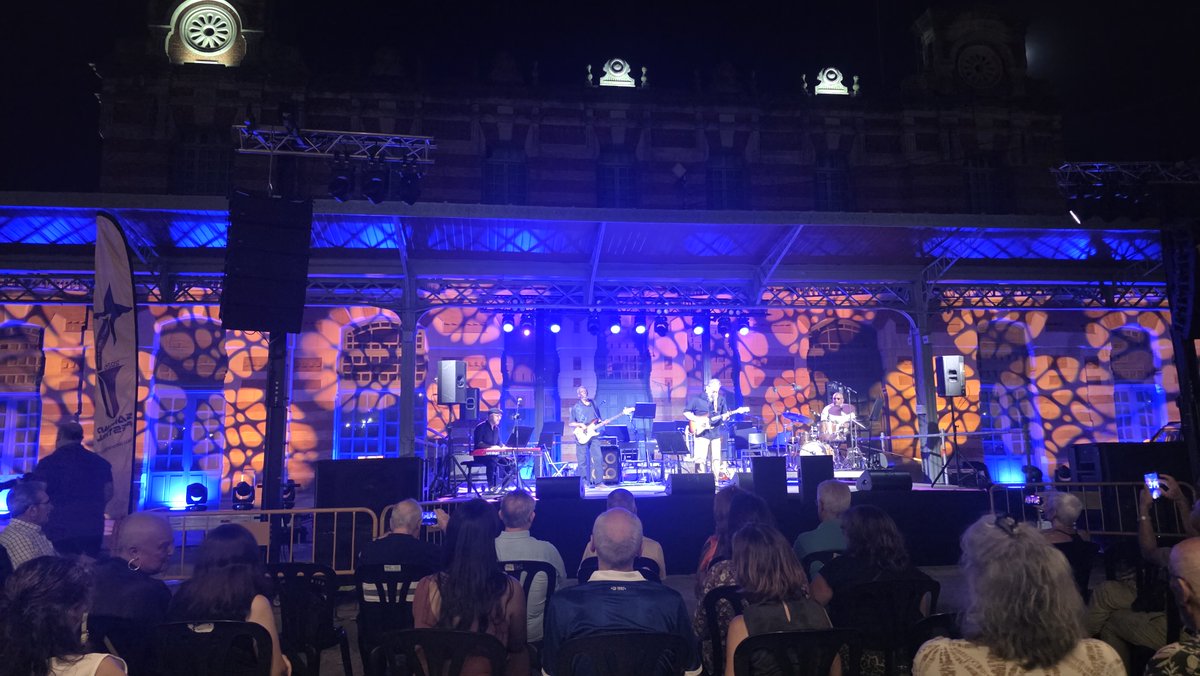 prodelanoficial's tweet photo. Santana Festival Jazz &amp; Blues Linares
Área de Festejos del Ayuntamiento de Linares
Conservatorio "Andrés Segovia" · Linares https://t.co/lnBMH3Odcs