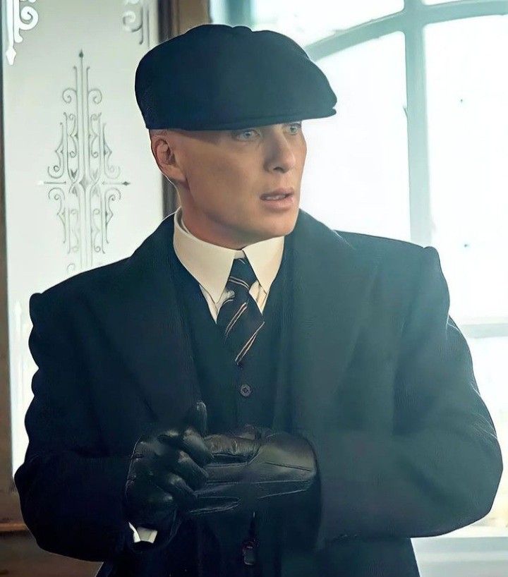 CillBrina's tweet photo. Tommy Shelby with gloves🫠🫠 https://t.co/81Pvx42lg8