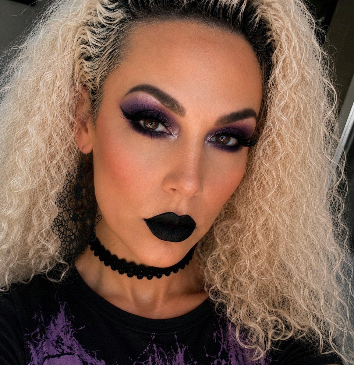 Projectrayne's tweet photo. Serving face. Avoiding people. A perfect balance. 🖤💜 https://t.co/BtDI6ibGIj