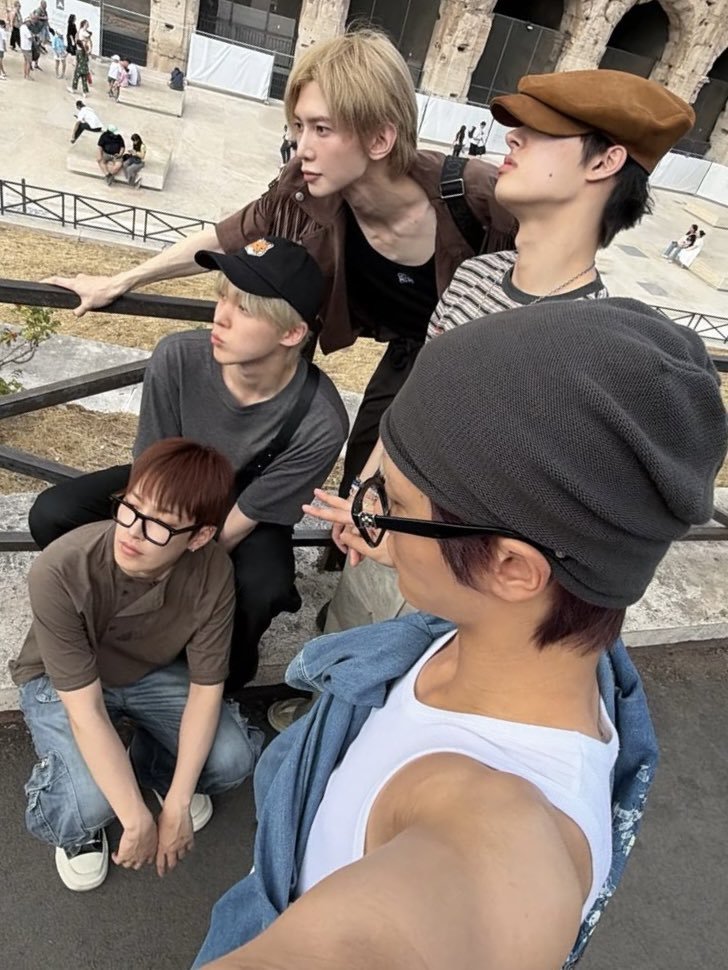 joongtism's tweet photo. WE'RE GETTING FAMILY TRIP PICS !!!! MATZ MATCHING GLASSES !!!! LIFE IS GOOD !!!!!!! https://t.co/UFHxOtxyn8