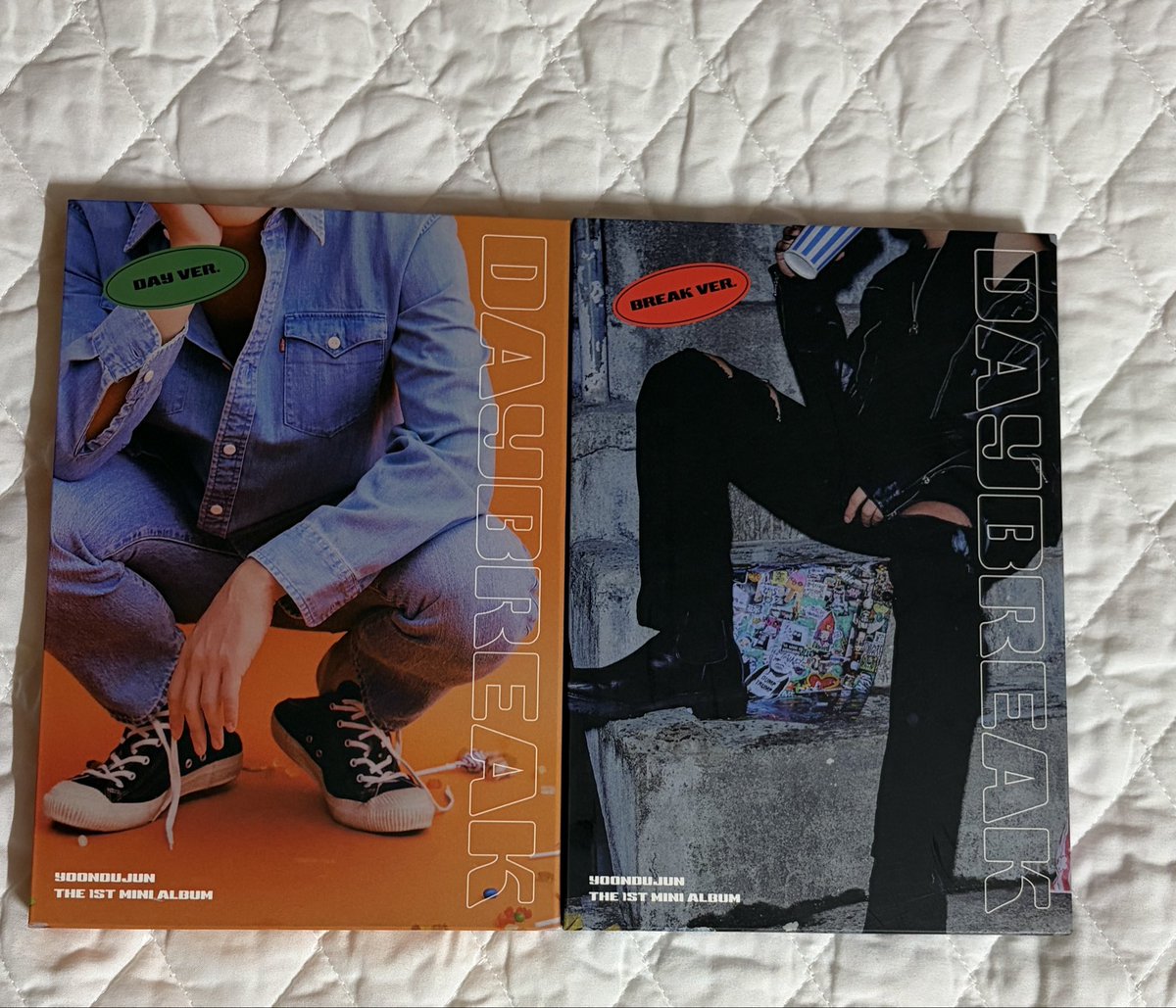 seop_105C's tweet photo. 윤두준 솔로앨범 Daybreak 
1set 2.5

구성품은 없습니다 
CD+앨범만

https://t.co/R7TB6Q4WEP https://t.co/6nnNhnwUOW