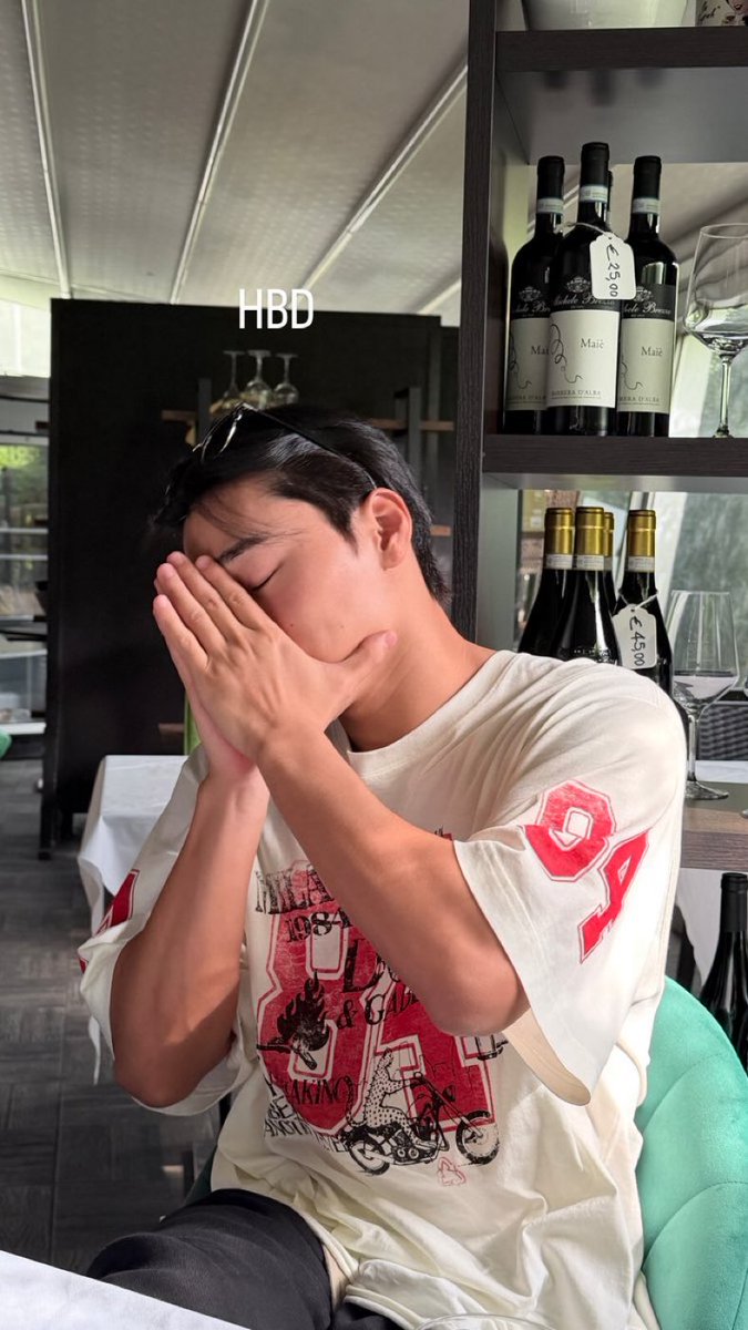 producedbyjoong's tweet photo. A FOTO QUE O WOOYOUNG POSTOU AKAKAKKAKAKAKAK https://t.co/HrZGq8k0kH