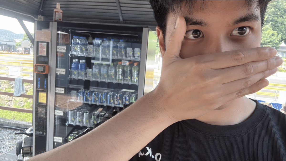 onlyikons's tweet photo. Chanwoo sent some unseen military photos (aside from the last?) in ➕💬! 😍

(It was pretty out of the blue so someone asked if he’s drunk 🤣) https://t.co/p2539Pnqbk