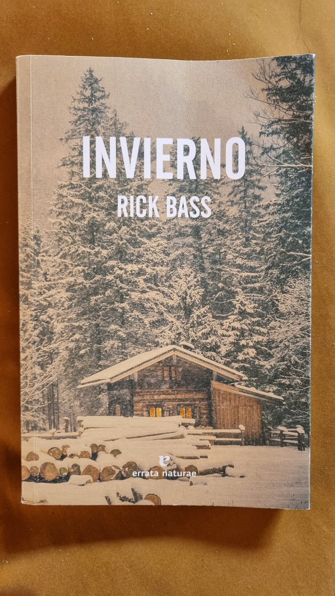 Angelsfreixa's tweet photo. Lectura refrescant 🤍
"Paso largos ratos fuera, bajo la nieve y en medio de la nieve, mirando a mi alrededor: no puedo creerme que sea tan rico, que reciba toda esta nieve."
#RickBass #Invierno ❄️ https://t.co/bnijmRiF7E