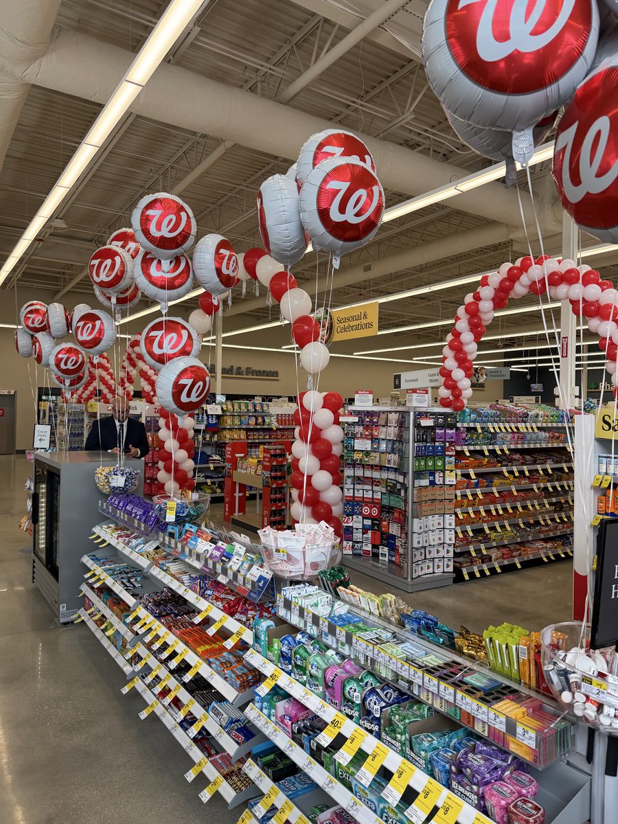 JakeAFarmer's tweet photo. Great day for Florida! 🚨New Walgreens🚨 https://t.co/W26B9HBbzx