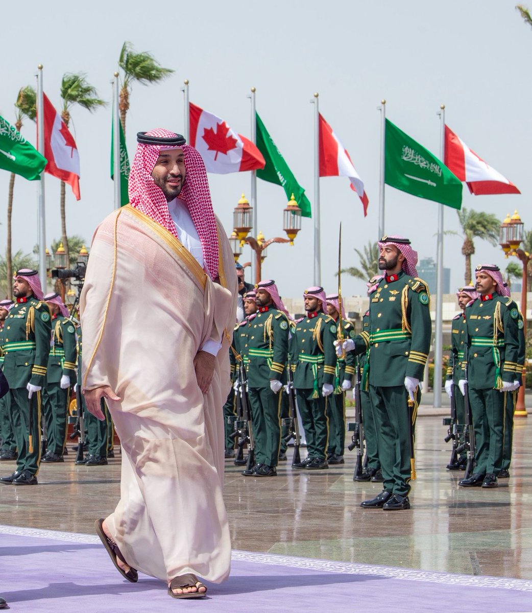 Alenzii46's tweet photo. تنقص الدنيا وابو سلمان من زودٍ لـ زود
لين حطّم خانة الارقام واوجد له عدد 

#محمد_بن_سلمان‌ 
صورة اليوم 🇸🇦💚 https://t.co/O8aHPfWllV