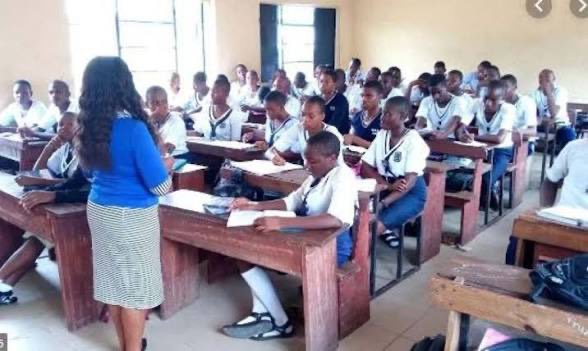 NigeriaStories's tweet photo. JUST IN: The Kebbi State Government has said schools closed in communities affected by banditry will remain shut until security improves. https://t.co/0kMXN5hvG2
