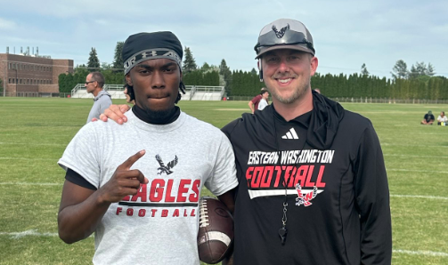 sixstarfootball's tweet photo. EVENT COVERAGE | Several rising QB prospects impress at Eastern Washington

📈Strong showings elevate recruiting stock in front of EWU staff

📖Full recap+scouting reports now live!

STORY:▶️https://t.co/LzVrdss5it

@B_Abbott10 @briarbaughman12 @BeauDonahoe @QuentonLake3 @JaValeJones_2 @Brayden_lima @LucasMarksqb5 @Micah_Mataia @BraydenPaulino @KellenPeha11 @RykerRohaley @receshewey2 @Nolan_Wolfe2028