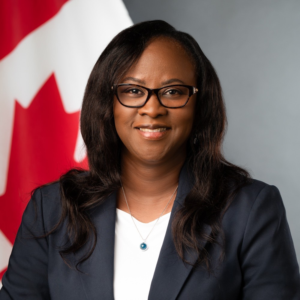 AmbCanBFA's tweet photo. Joignez-vous à nous pour féliciter Mme Evelyne Dabiré, première ambassadrice résidente désignée du Canada auprès du #Bénin. Nous avons confiance en sa capacité à renforcer les liens de longue date entre le Canada et le Bénin. Tous nos vœux de succès ! 🇨🇦🤝🇧🇯 https://t.co/sqBmL1Q01v
