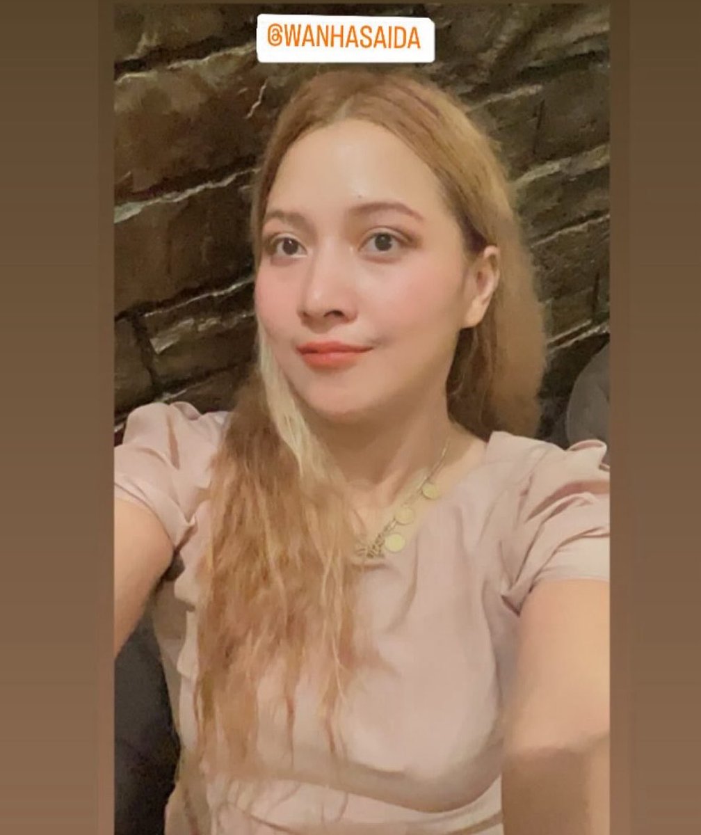 hasaidaofficial's tweet photo. Wan Hasaida Wan Kamaruddin (10July1984) Kuala Lumpur 
Happy birthday to me! https://t.co/KiuaPsZ1SN