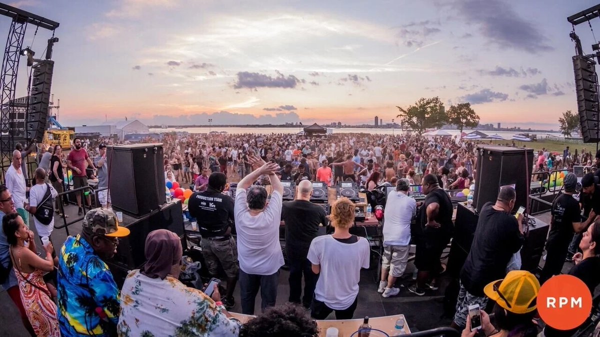bodyandsoulnyc's tweet photo. Body &amp; SOUL is an environment where people from all walks of life find common ground and create friendships. An opportunity to let one’s guard down and celebrate the most vibrant energy that music and dancing give us. 
7/19 Body &amp; SOUL 30TH ANNIVERSARY! 
https://t.co/bt8LTutAOV https://t.co/RJIHaj2cp1