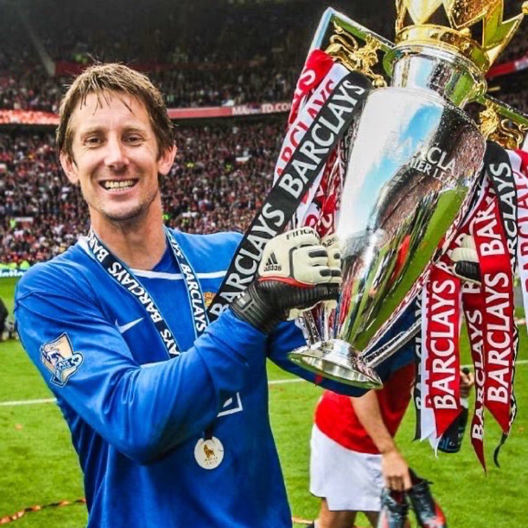 SimplyUtd's tweet photo. 🚨 DID YOU KNOW

Edwin van der Sar once went over 1,300 minutes without conceding a Premier League goal. https://t.co/4IfyP3APP7