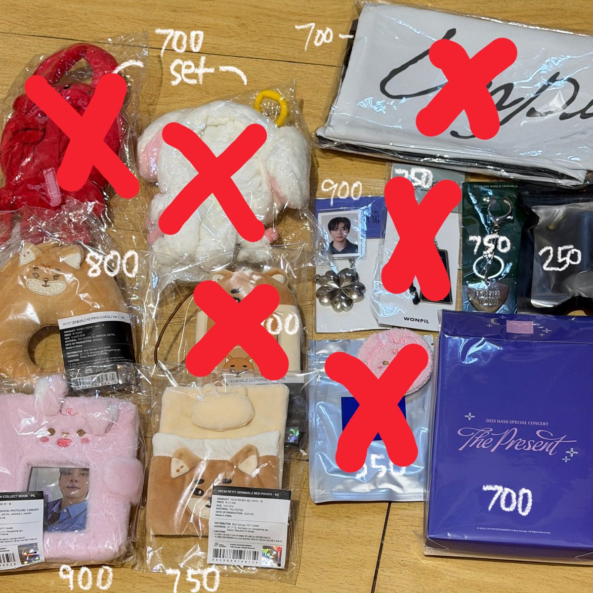 allocarts's tweet photo. wts lfb ph

⭐️ day6 denimalz/concert md

𓏳 tps dowoon photoset
𓏳 the decade PIL coll book, bed pouch, denimalz dumpling keyring
𓏳 forever young locket youngk
𓏳 umbro, jpn pick keyring

— rfs: decluttering/extras
— onhand! dm/reply https://t.co/sJJpInwNHU