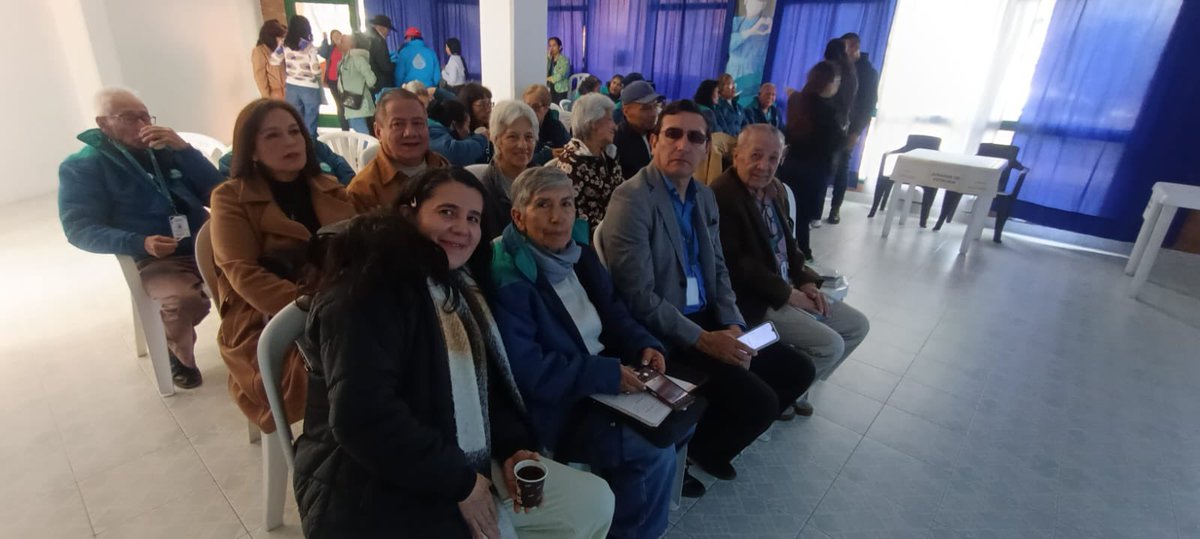 SubRedSur's tweet photo. llevamos a cabo la elección del delegado de los COPACOS locales para integrar la Junta Directiva de la Subred Sur.

Felicitamos a la señora Dora Lucía Gamba, representante de los COPACOS de la localidad de Ciudad Bolívar, quien fue la elegida. https://t.co/JXRYTKo5lI