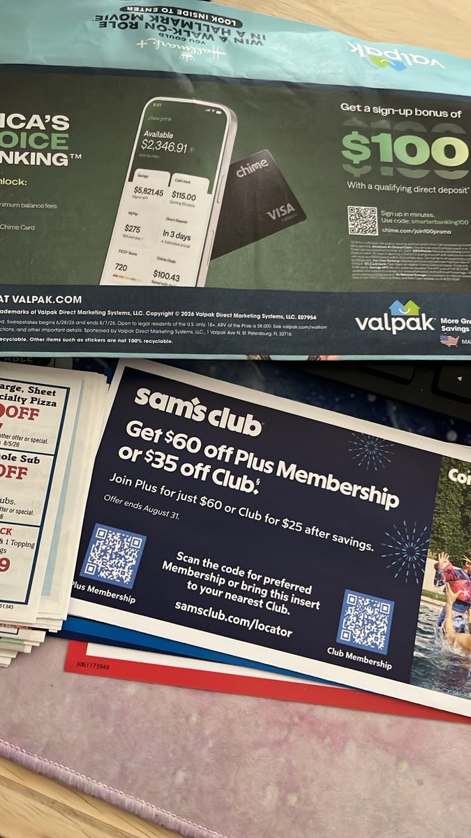 ImStephenKeller's tweet photo. Opening my monthly @Valpakcoupons envelope- Catherine Ebs would be so livid rn #longliveTops #littlegrocerystore https://t.co/APPrxlN0gR