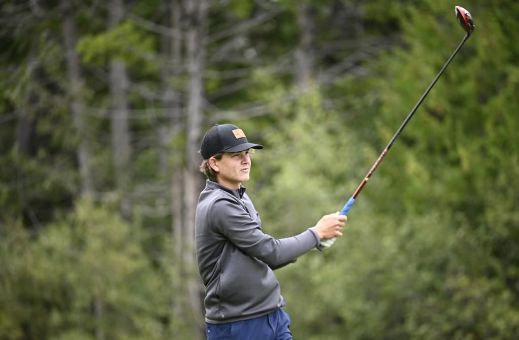 SMCS1852's tweet photo. #ICYMI Matthew Simpson '26 committed to Loyola Maryland University! This September, he'll join the Greyhounds’ golf programme and continue his academic and athletic journey south of the border. Read more:
https://t.co/BH1de7grUY 
#smcsyearinreview #smcsathletics https://t.co/pd1ppFZuFU