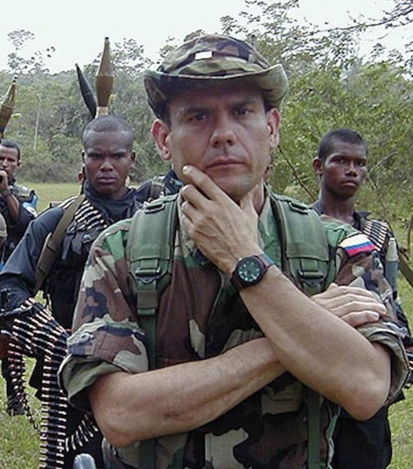 jpradach1's tweet photo. #CarlosCastañoSíTeníaRAZÓN
Qué sentirá un militante del m19 o un petriste mamerto viendo el video del asesino pizarro justificando la Creación de las Autodefenzas Unídas de Colombia 🇨🇴 por ABUSOS DE LA GUERRILLA❓❓
Escuchen.. 👇 https://t.co/9q5rBiWQur https://t.co/LCyLLPJCG4