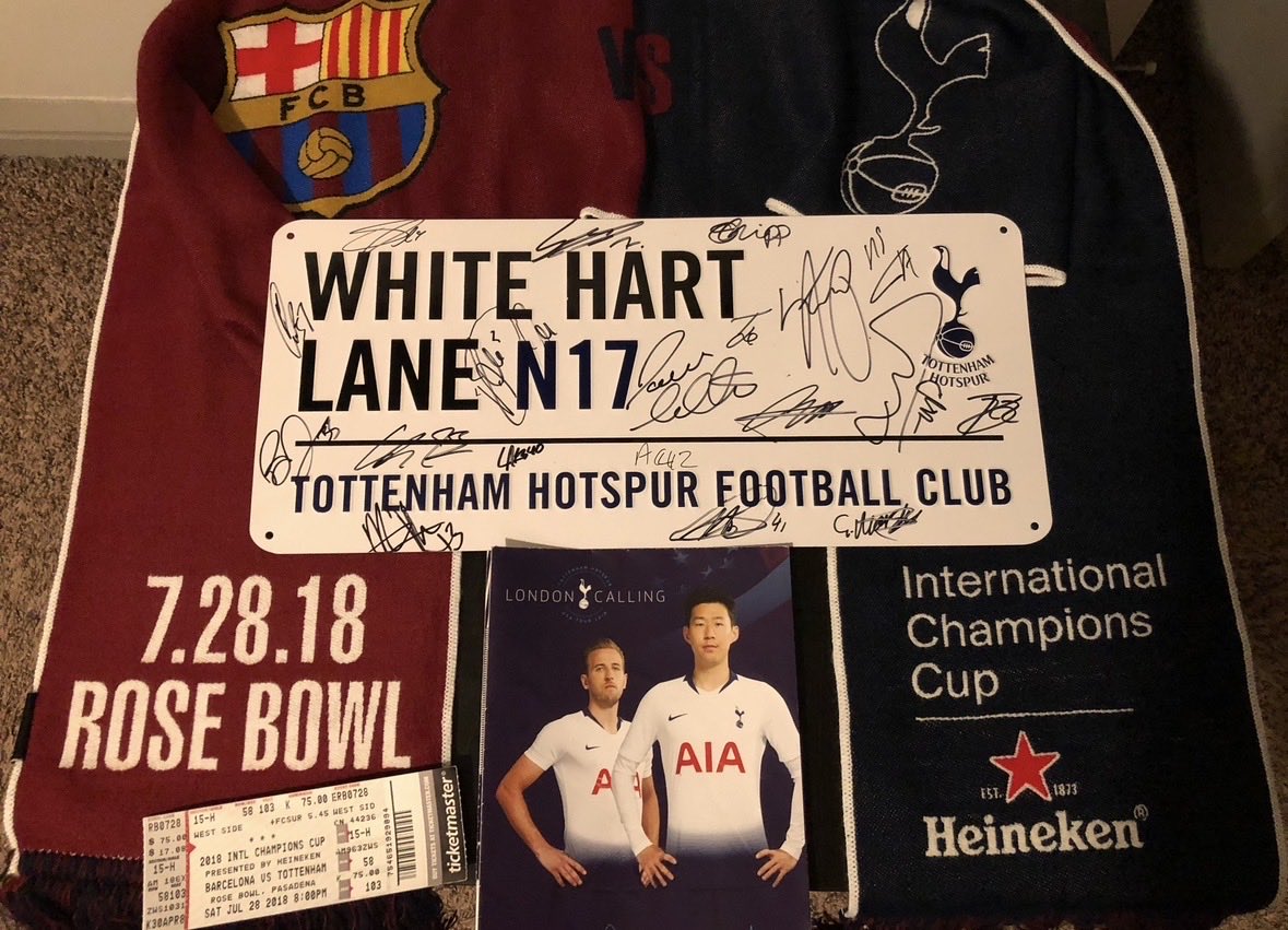 andre86w's tweet photo. @yimbyman @200divesL8r Literally me in 2015. Spurs were the only team at home while I was visiting London, and Tim Howard was the goalkeeper. The experience made me a fan. They came over to the US 2 years in a row for exhibition matches &amp; met with fans. Got my WHL sign autographed by all players there. https://t.co/Rlzl6jPJI1