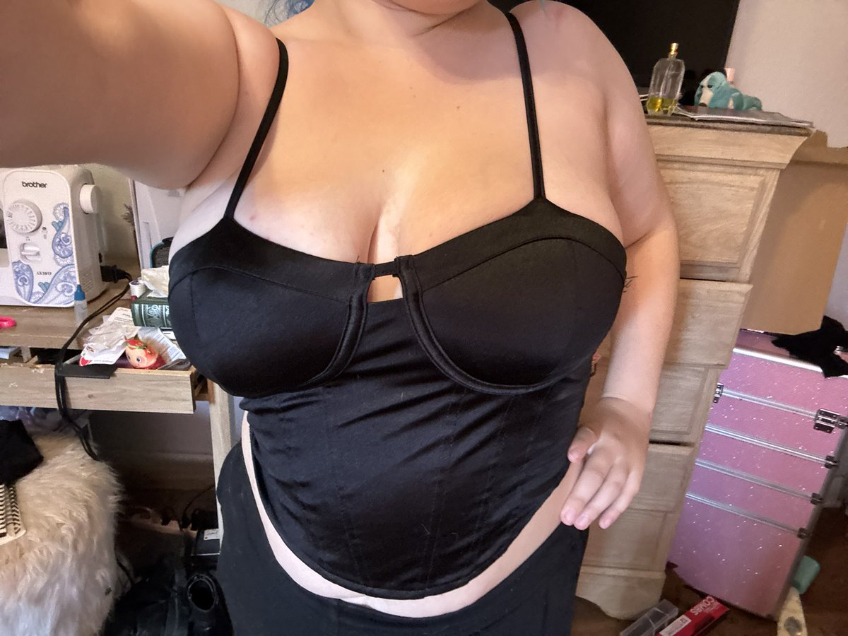 Littlewhore5151's tweet photo. That about sums it up with this fat pig 
Dm me to get your hands on it

Need someone to harass it, make it starve itself or worse, make its life hell

#cnc #freeuse #fuckpig #whore https://t.co/mbkgk1mgvF