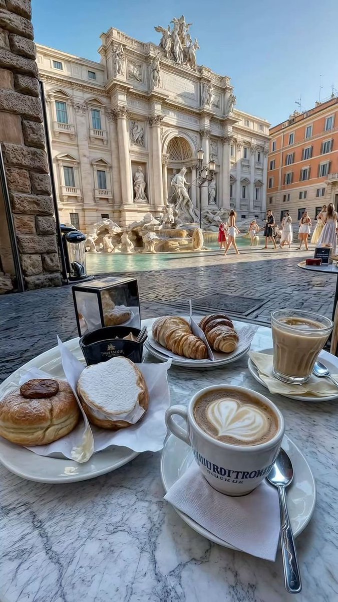 cozyycabin's tweet photo. Rome, Italy https://t.co/dwT12UyB5g