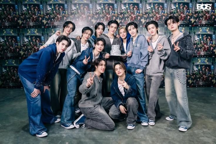 happiewp's tweet photo. 15 days left แล้ว อีกไม่นานก็จะได้เจอกันในคอนเสิร์ต ตื่นเต้นมาก ๆ 🥹ตั้งแต่ปล่อยเพลง รักมักยาก พี่ฟังแทบไม่หยุดเลย ชอบเพลงนี้มาก ขอบคุณที่ทุกคนตั้งใจทำงานหนักนะ ขอให้ภูมิใจกับผลงานชิ้นนี้ชอบเพลงมาก รอดูสเตจเพลงนี้ในคอนเสิร์ตสุดๆ แค่เห็นท่าเต้นนิดเดียวก็ตื่นเต้นแล้ว รอดูๆ
แล้ววันนี้เป็นยังไงบ้าง เหนื่อยไหม ได้กินของอร่อยหรือของที่ชอบบ้างหรือเปล่า อย่าลืมดูแลตัวเองและดูแลกันและกัน พักผ่อนให้เพียงพอ แล้วทำให้เต็มที่ แล้วเจอกัน ตื่นเต้นมาก ๆ รักนะคั้บฝันดีนะอ้วมม 🤍 #BUS_LIGHTASONE #BUSbecauseofyouishine