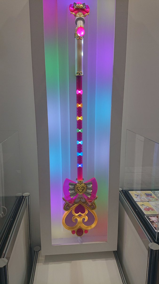 mmmmm0900n's tweet photo. デカサイリウムタクトぶん回したくてえ
出来れば大プリパラ展であったあの…このデカさの… アルカナロッドも実際はこれくらいなんだろうな… https://t.co/GIPRnm39m2