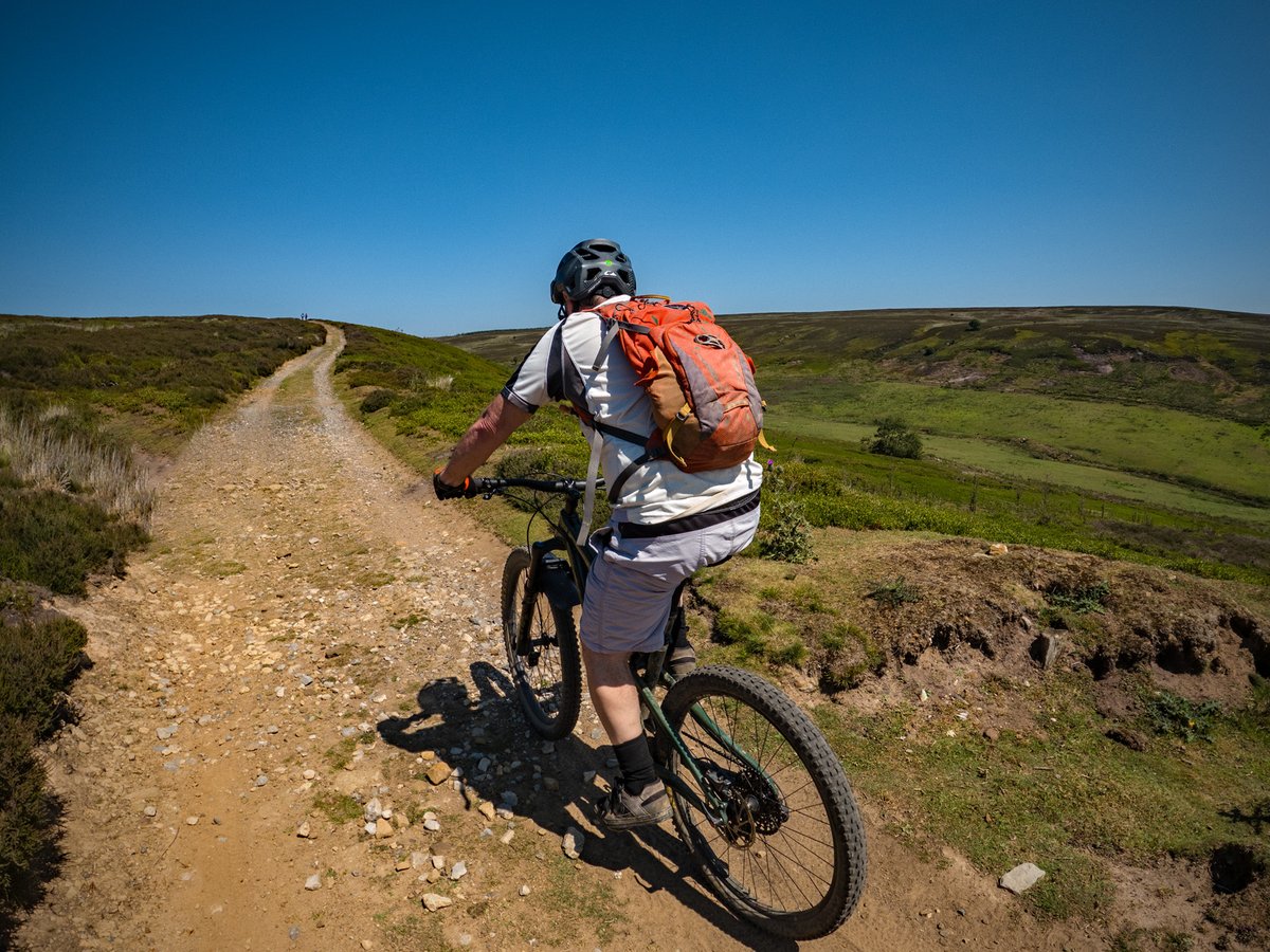 JlphotoV's tweet photo. Another day in tropical North Yorkshire
@TotalMTB_ @MTBTalk @nns_mtb @Absolutemtb1 #justride #worklessridemore #mtb #terratrailblazers #mbtshotz #lifebehindbars #YIRide @northyorkmoors #northyorkmoors
@cycletography @OPOTY #GrimUpNorth https://t.co/i4xYTRz8pU