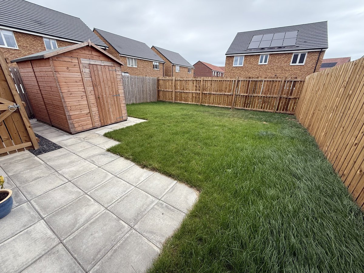 sambncl's tweet photo. Before ➡️ After. 🌿
8 months on, it’s finally starting to feel like a garden rather than a building site. Still waiting for everything to establish, but really happy with how it’s coming together. https://t.co/pwt6SFjnmy